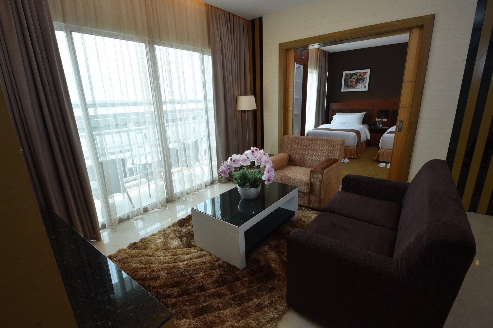 Tenera Hotel Bangi Exteriér fotografie Suite room
