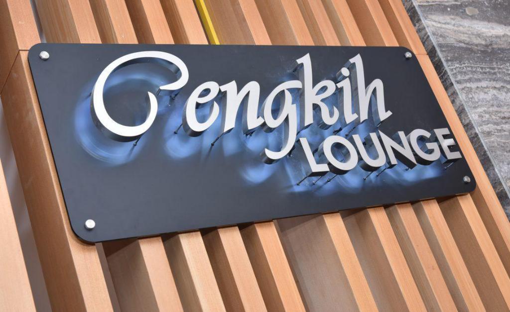 Tenera Hotel Bangi Exteriér fotografie Penguin Lounge