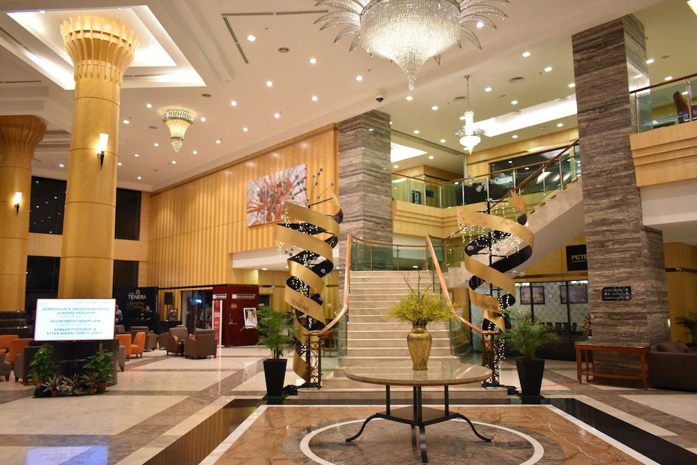 Tenera Hotel Bangi Exteriér fotografie Lobby