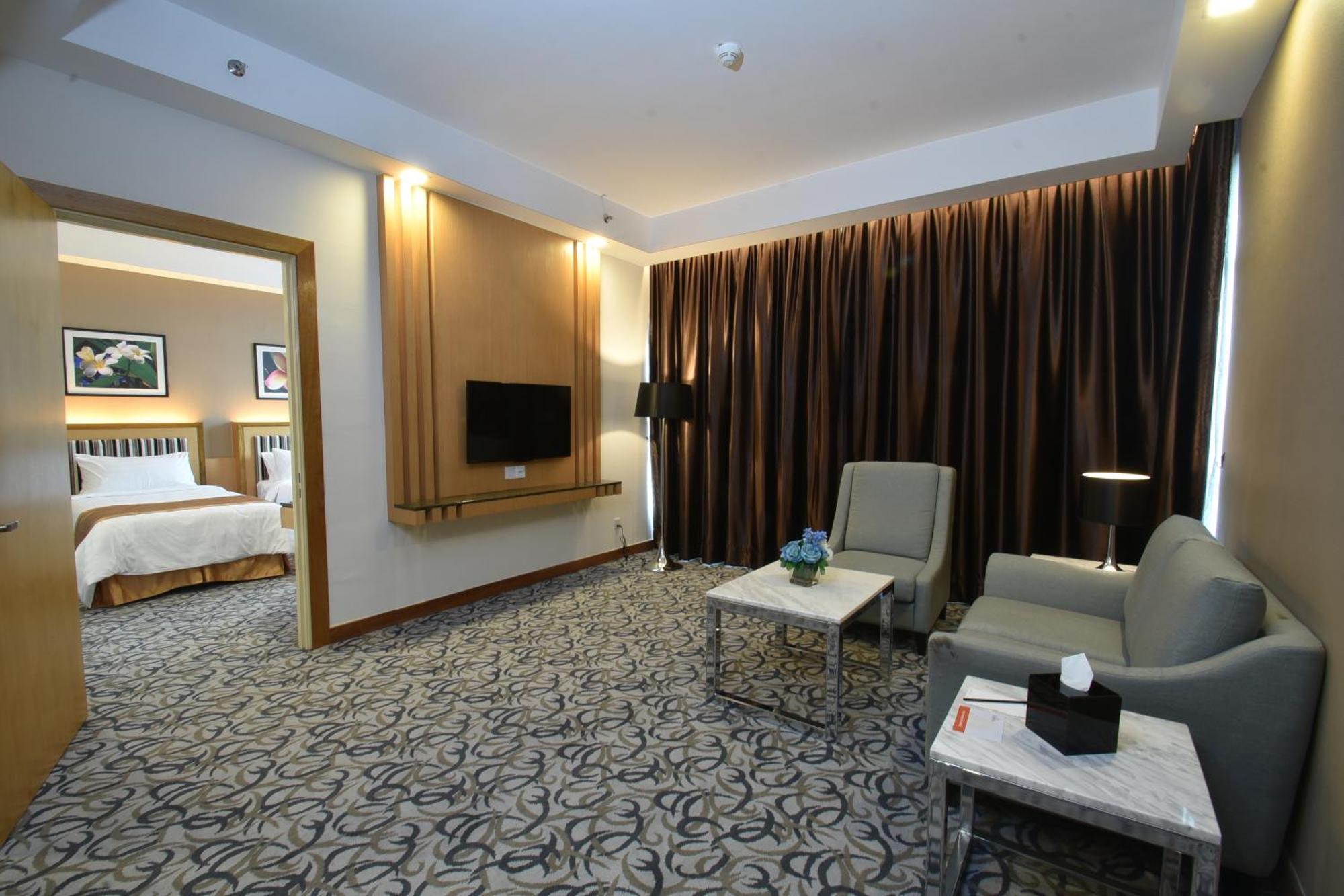 Tenera Hotel Bangi Exteriér fotografie Suite room